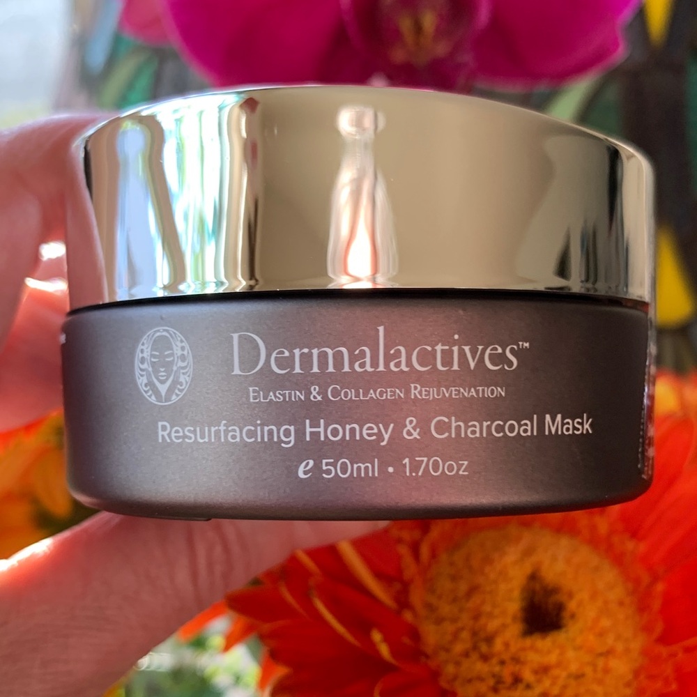 Dermalactives Resurfacing Honey & Charcoal Mask